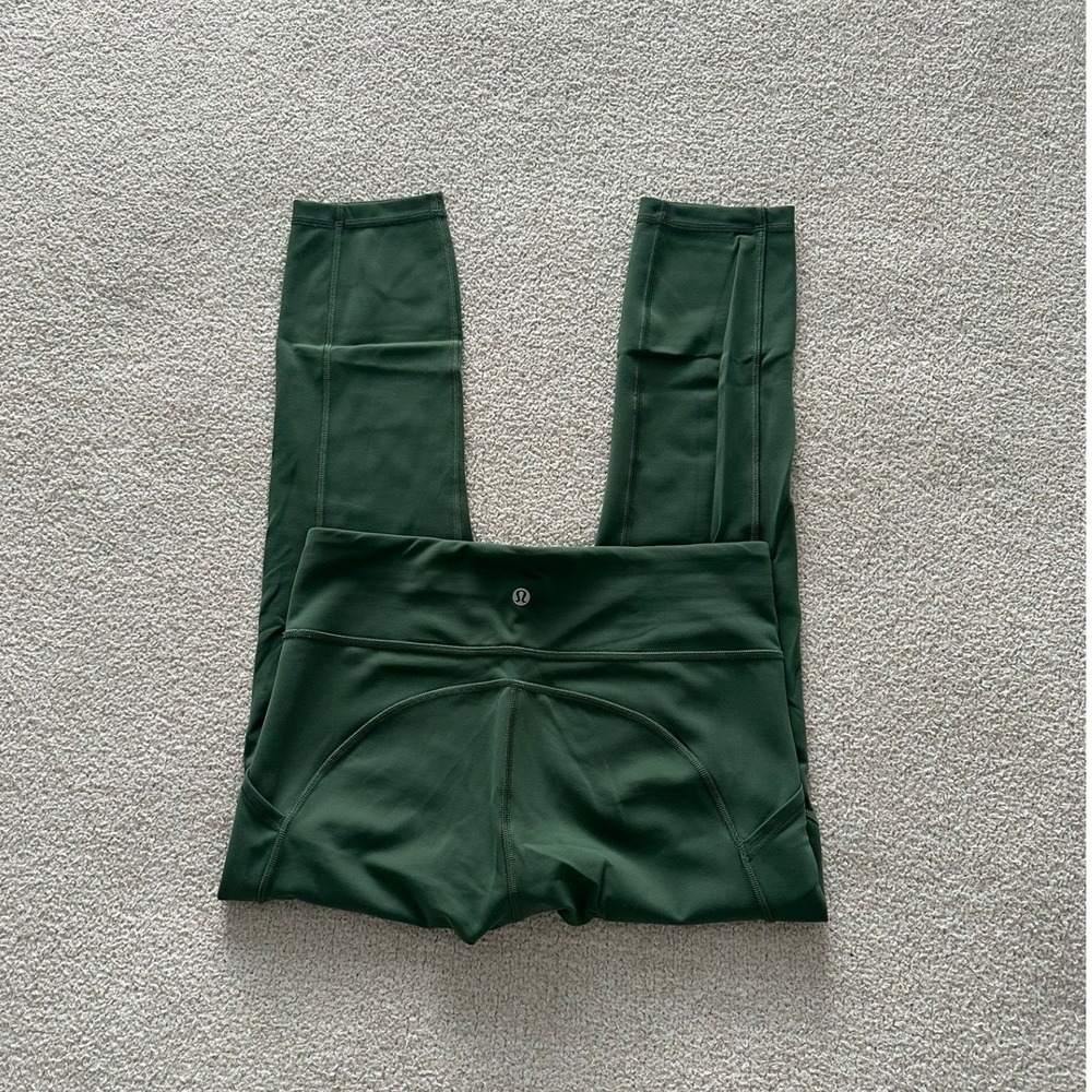 lululemon Women's Invigorate HR Crop 23" size 8 in Everglade Green